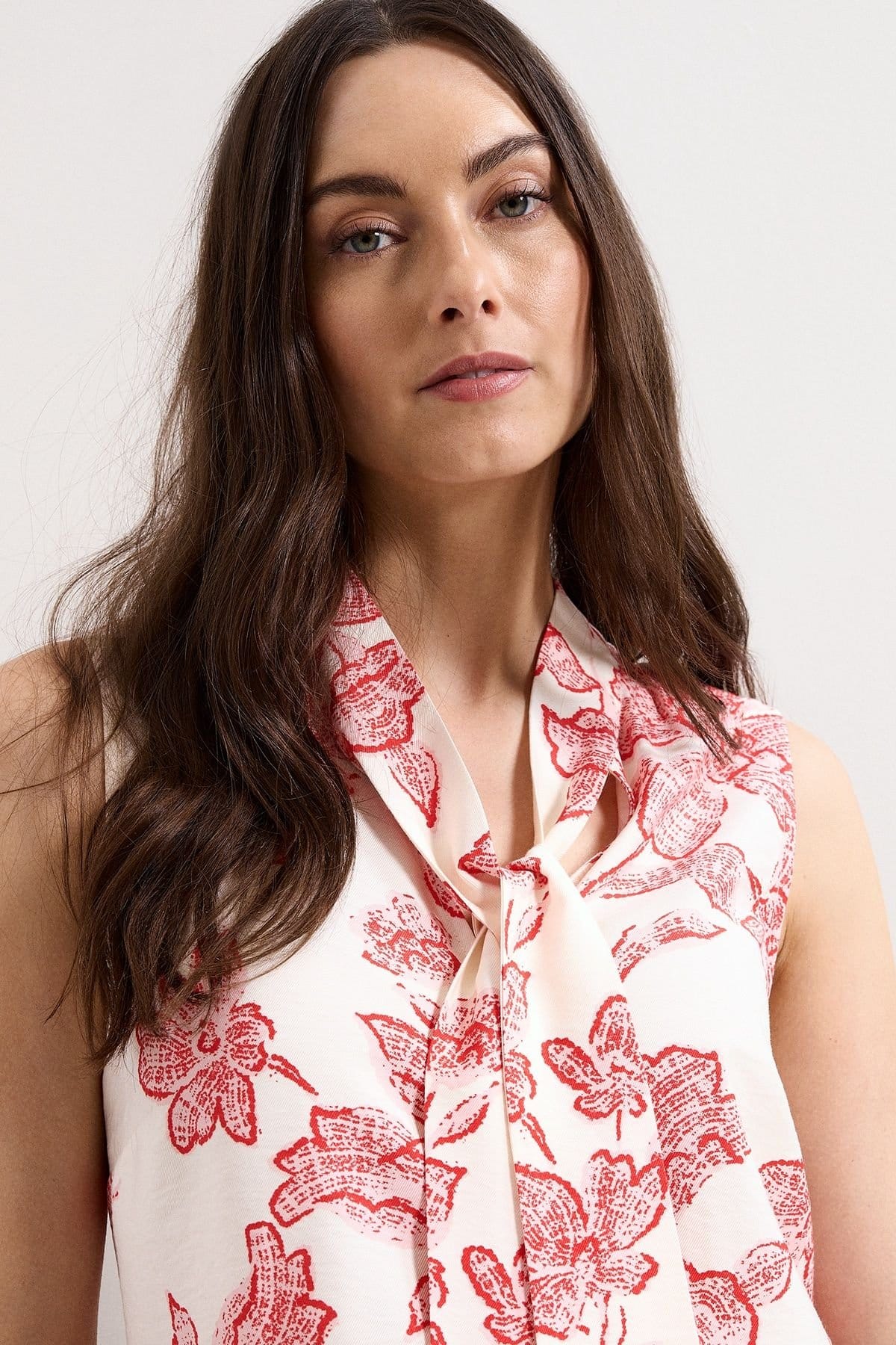 Phase Eight Phase Eight Women's Junie Tie Neck Sleeveless Blouse in Red - 4