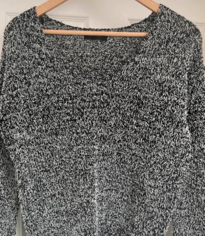 New Look Cosy Women's New Look Black White Mix V Neck Fluffy Fuzzy Knitted Sweater Jumper Top size 10
