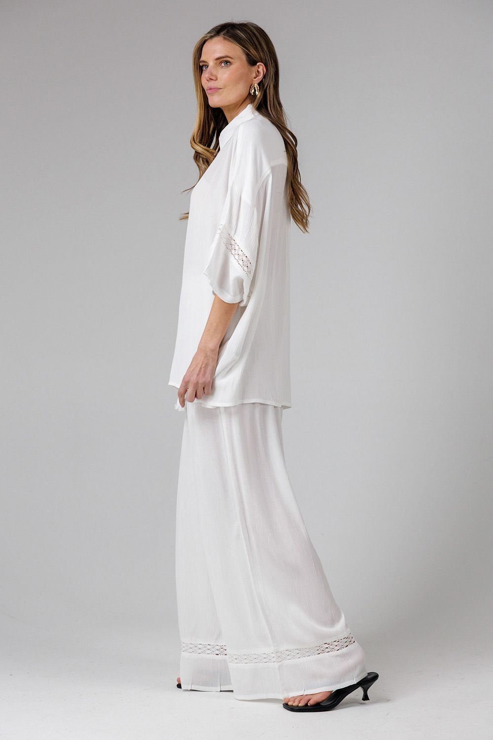 French Connection French Connection Women's Crinkle Trim Oversized Short Sleeve Button Up Shirt in White - 4