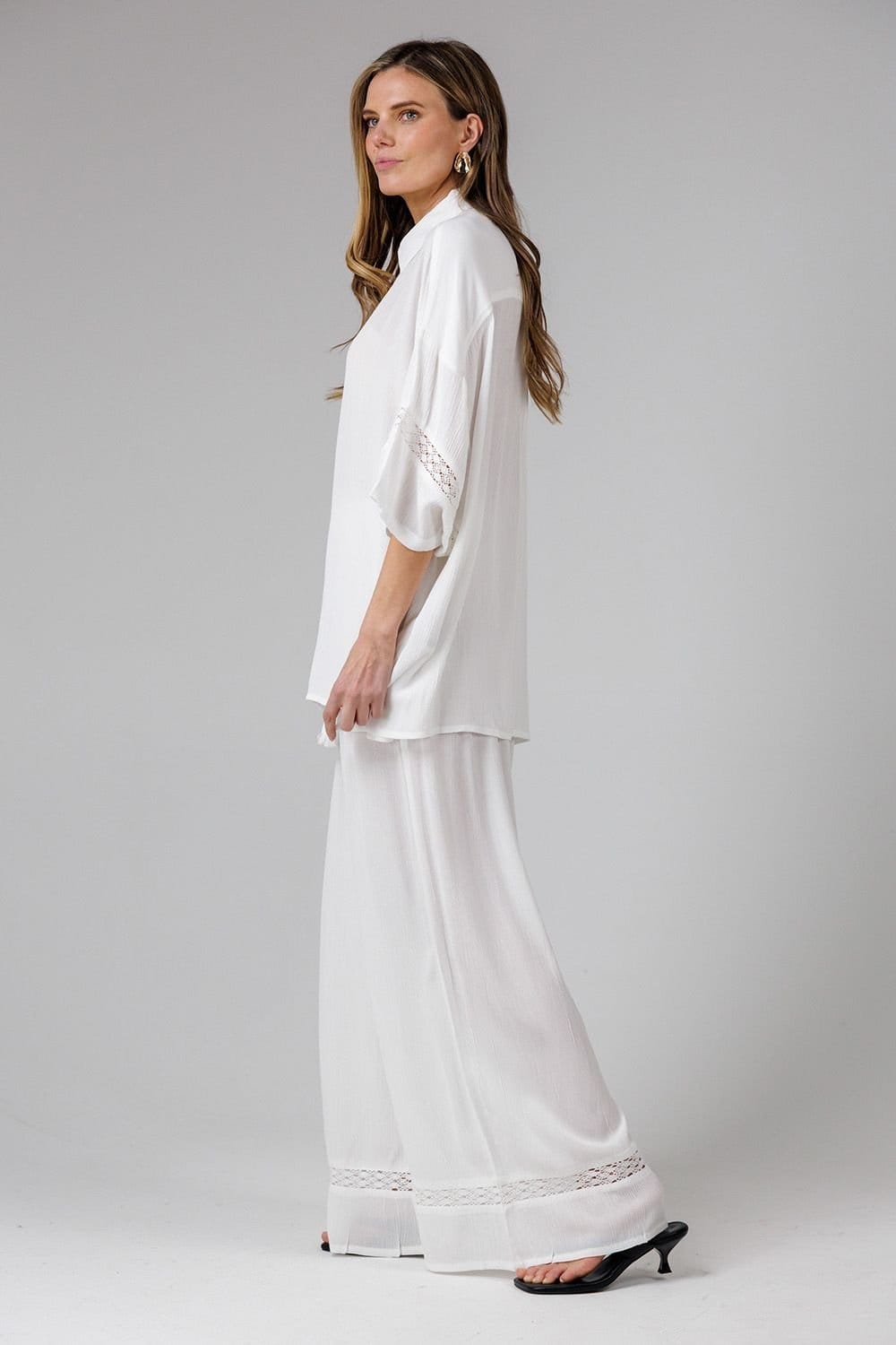 French Connection French Connection Women's Crinkle Trim Oversized Short Sleeve Button Up Shirt in White - 4