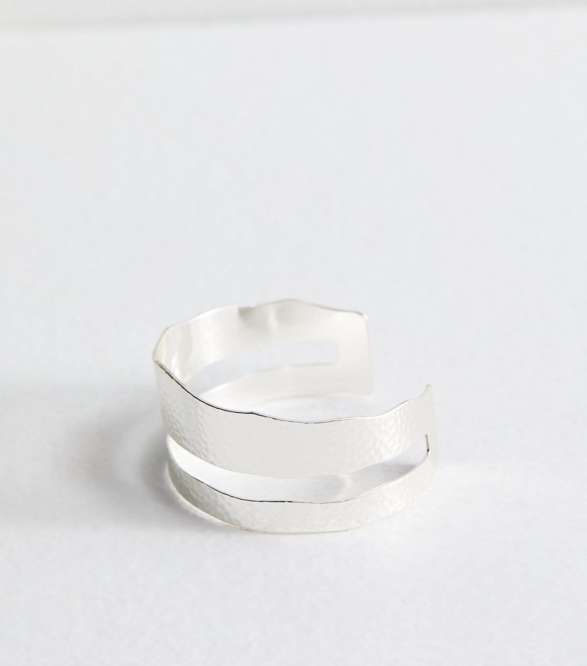 New Look Silver Tone Hammered Texture Cut Out Cuff New Look - 4