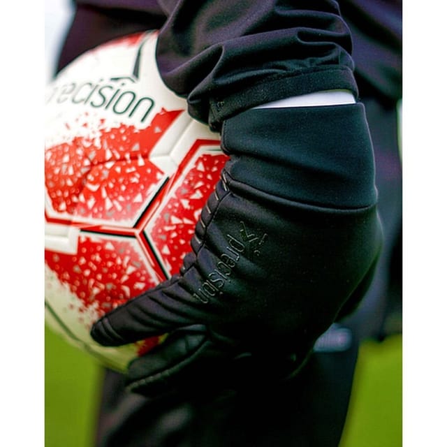 Precision Precision Men's Essential Warm Player Gloves in Black - 3
