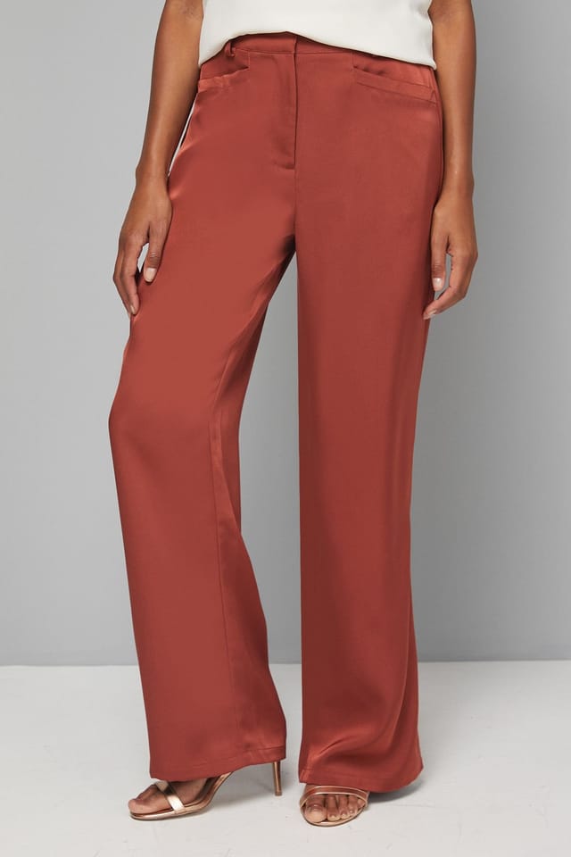 Wallis Wallis Women's Relaxed Soft Flare Trouser in Rust - 2
