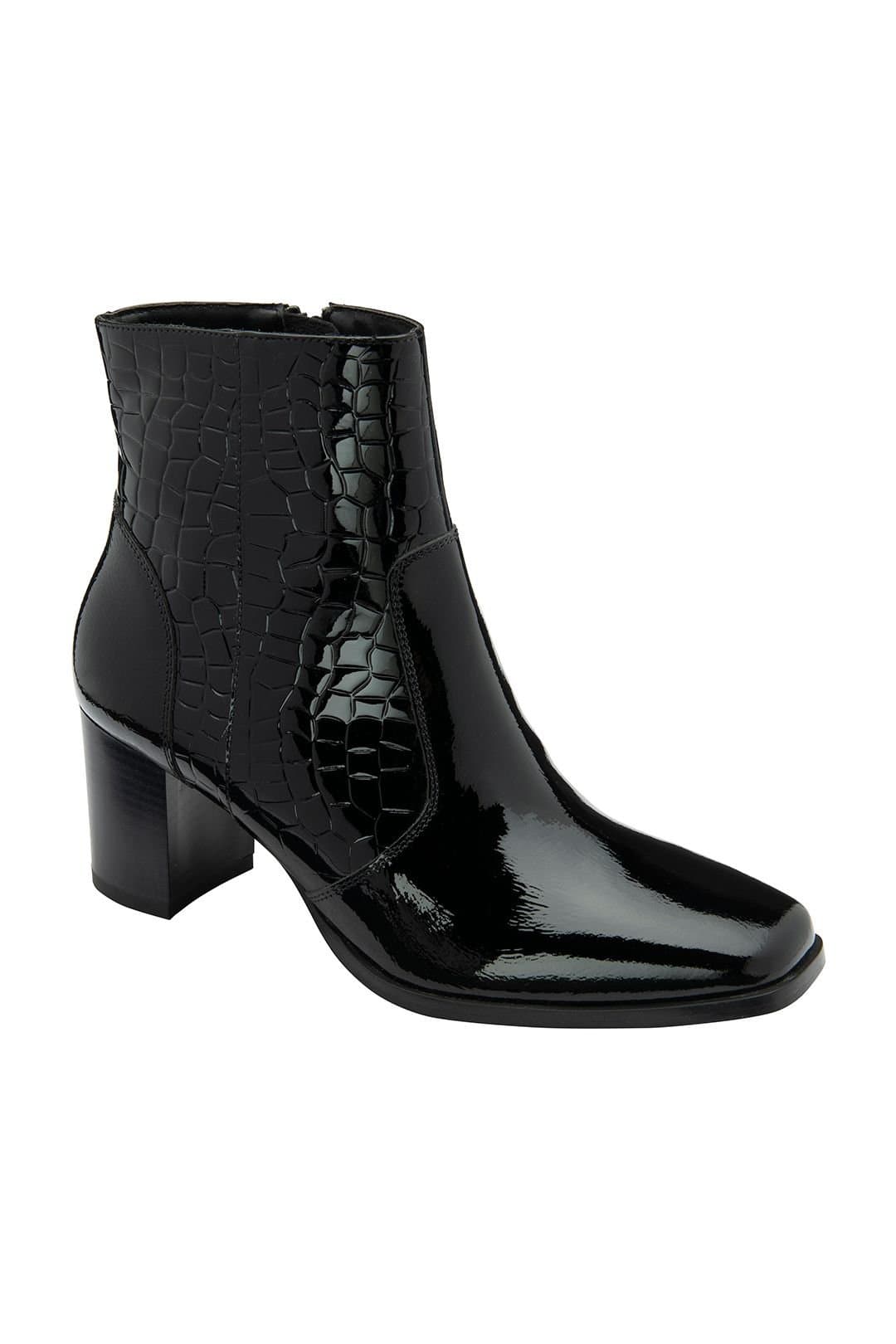 Ravel Ravel Women's 'Louth' Leather Ankle Boots in Black