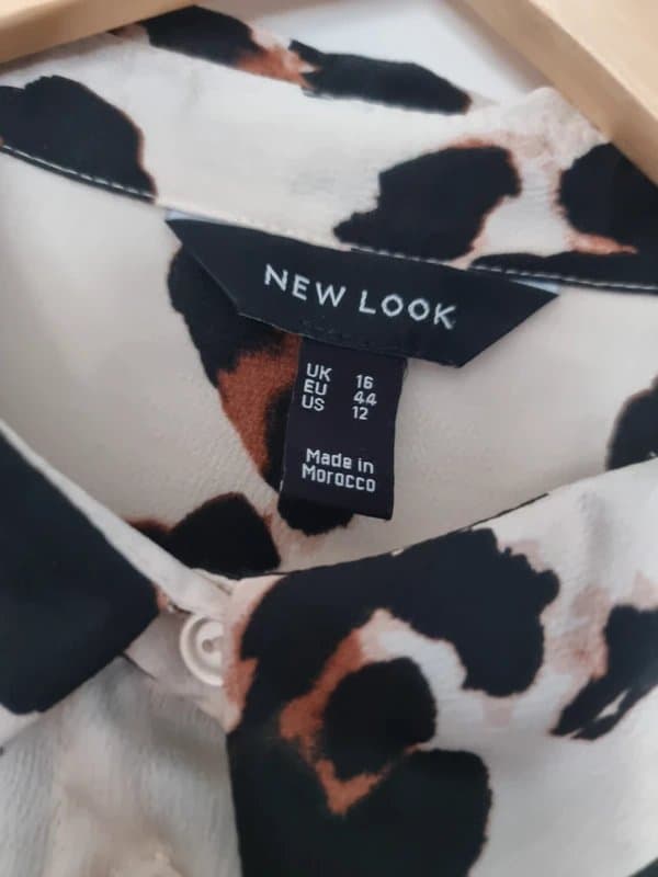 New Look New Look Gorgeous Satin Leopard Print Blouse Size 16