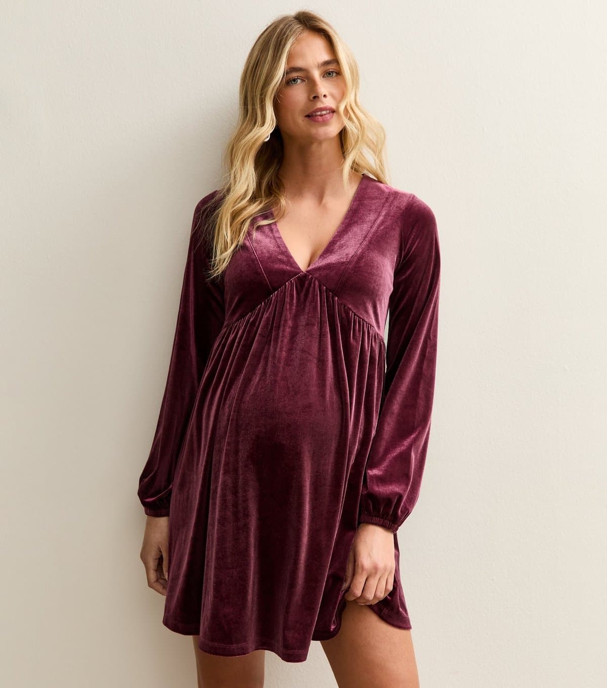 New Look Women's Maternity Burgundy Velvet Long Sleeve Mini Dress New Look