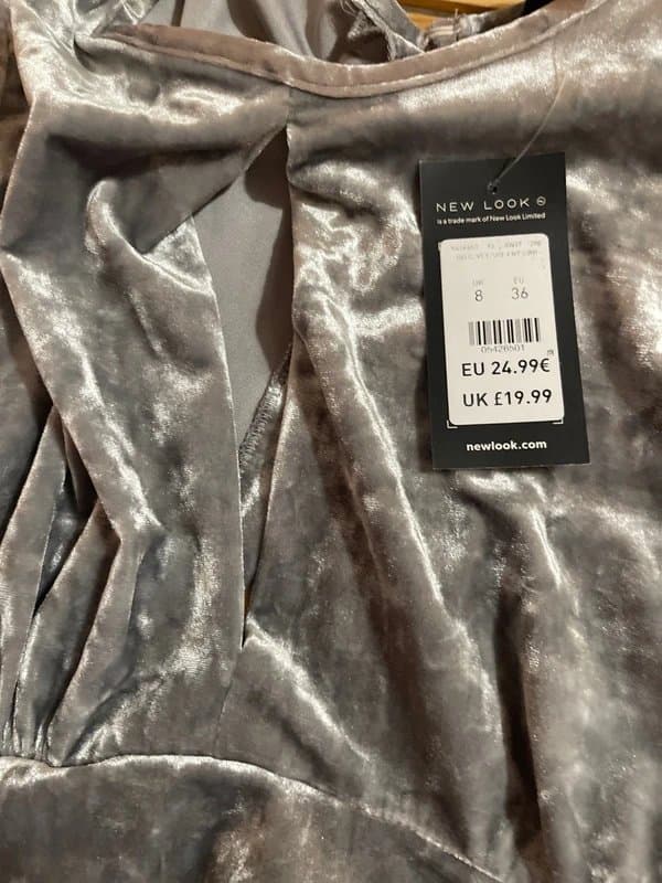 New Look BNWT New Look Size 8 Crushed Grey Velvet Crop Top