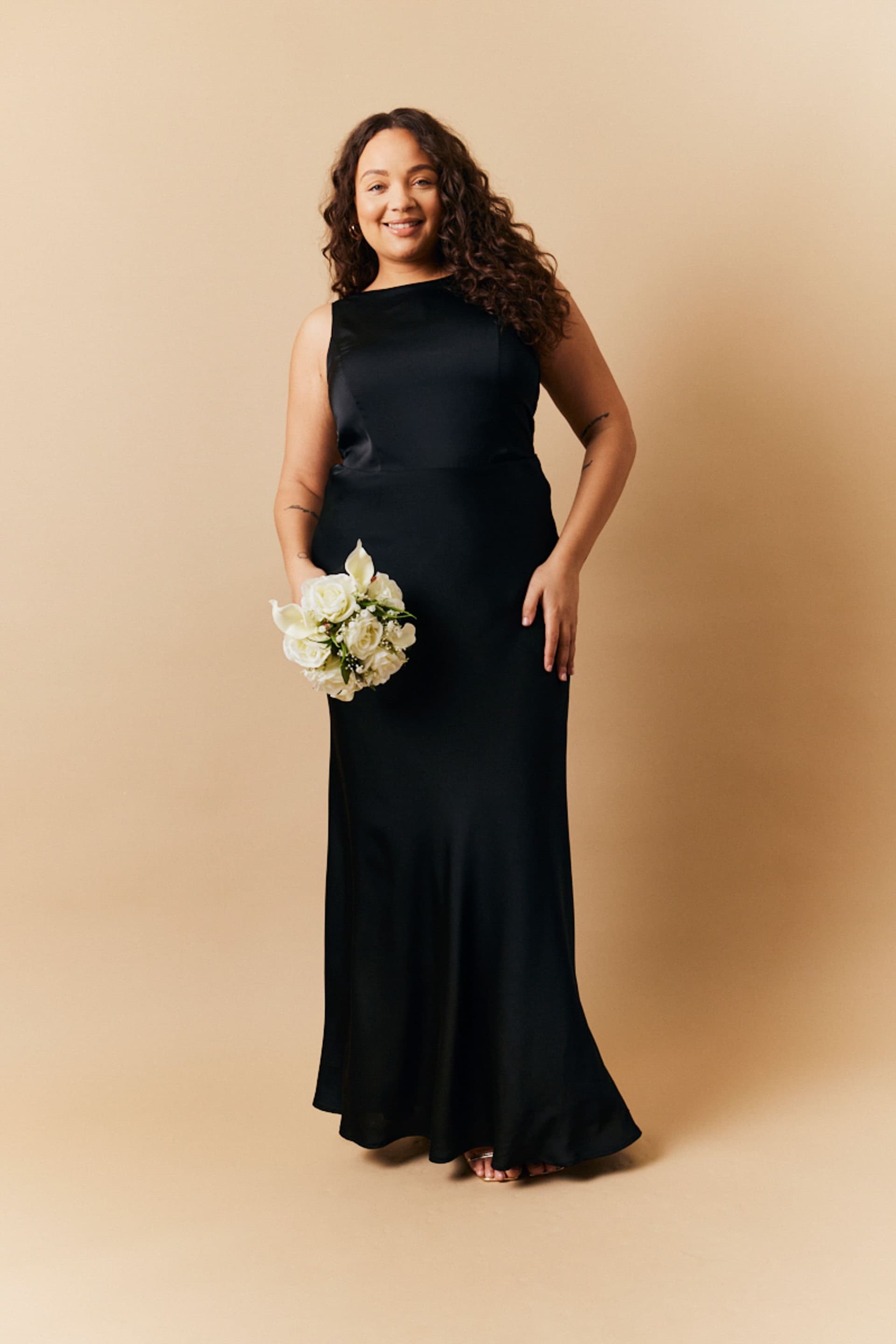 In The Style In The Style Women's Satin Cowl Back Maxi Dress in Black
