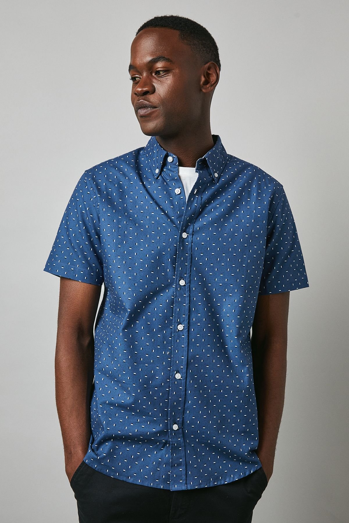 Maine Maine Men's Navy Dash Print Short Sleeve Shirt - 2