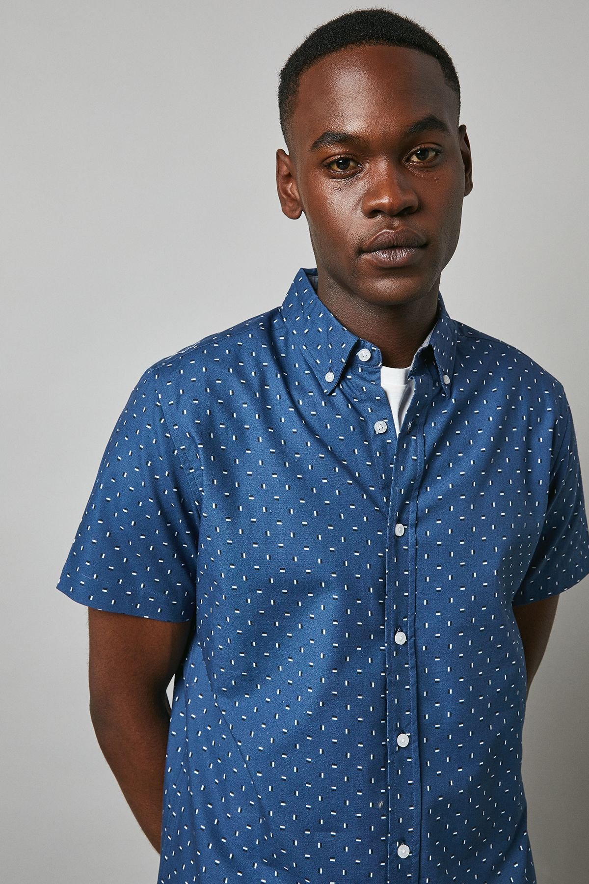 Maine Maine Men's Navy Dash Print Short Sleeve Shirt - 4