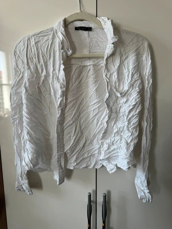 Bershka Cropped reversible white shirt