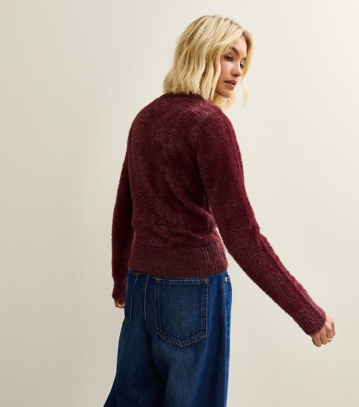 New Look Women's Burgundy Fluffy Knit Crew Neck Jumper New Look - 4