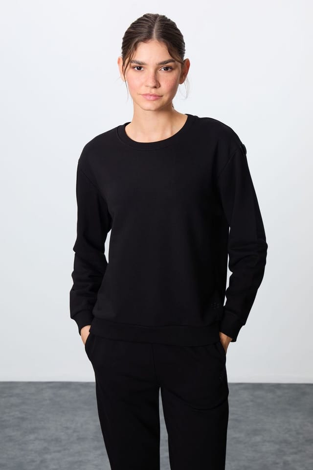 Tommy Life Tommy Life Women's Oversized Cotton-polyester Sweatshirt & Pants Set in Black - 2