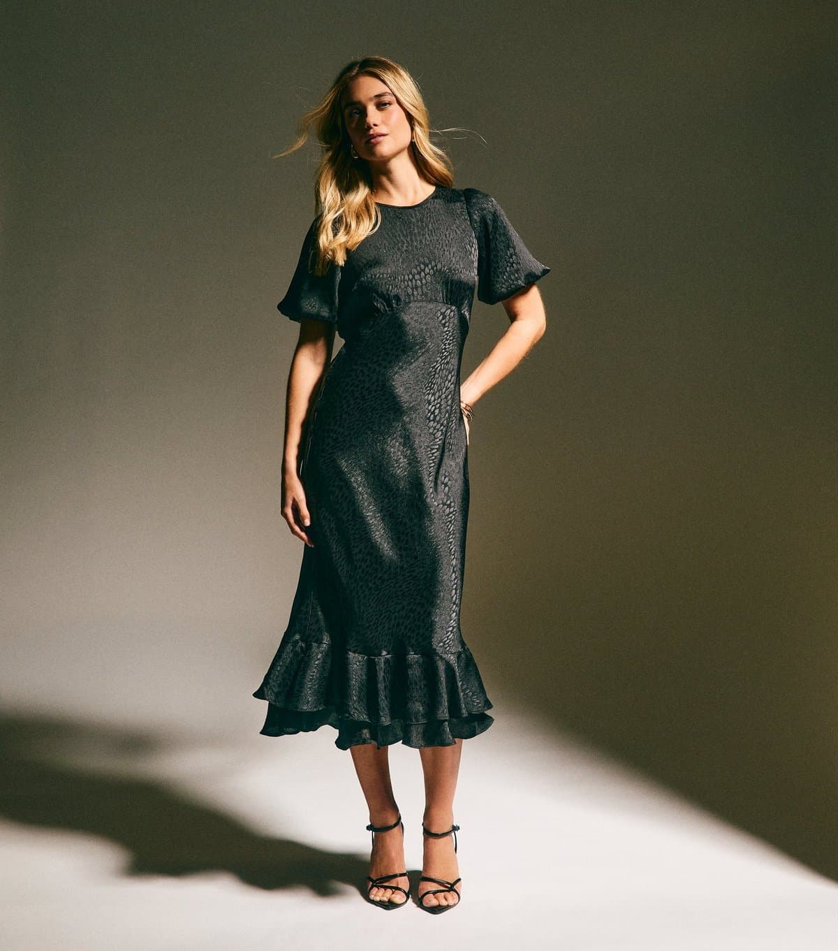 New Look Women's Black Feather Jacquard Satin Midi Dress New Look