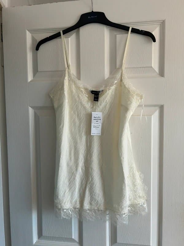 New Look Off White Lace Trimmed Longline Cami Top size 10