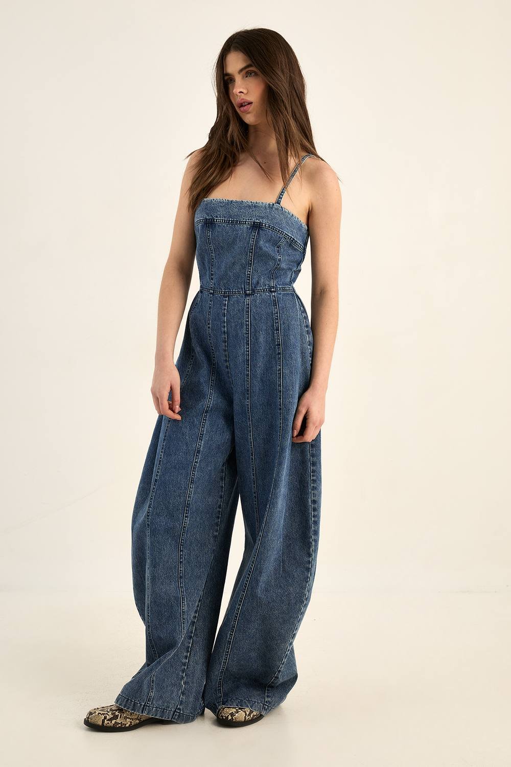 NastyGal NastyGal Women's Strappy Seam Detail Wide Leg Denim Jumpsuit in Vintage Wash - 2