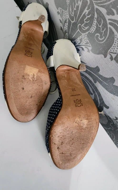 Topshop Topshop Vintage leather cream & Navy peep toe high heels