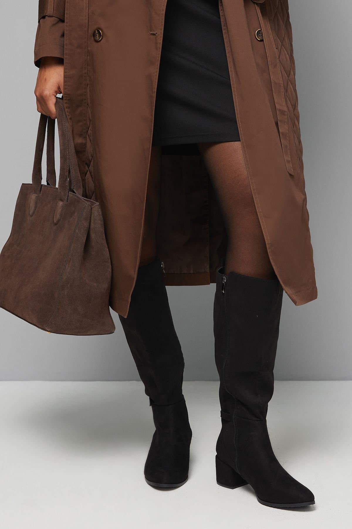 Wallis Wallis Women's Extra Wide Fit Hallen Stretch Back Medium Block Heel Knee Boots in Natural Black