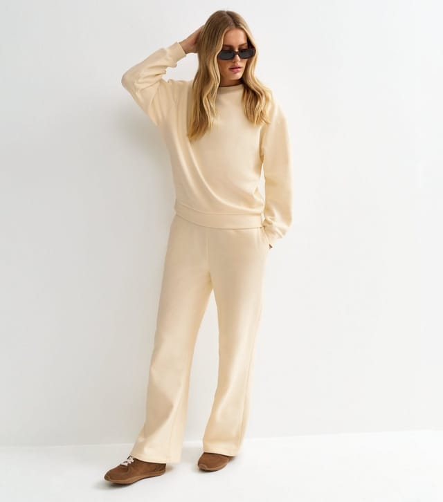 New Look Women's Cream Crew Neck Sweatshirt New Look - 2