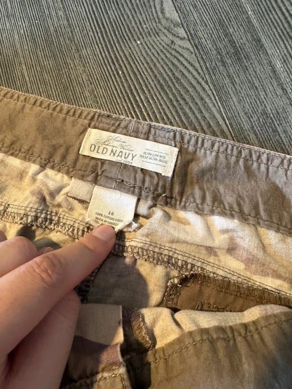 Old Navy Vintage camo style capri shorts