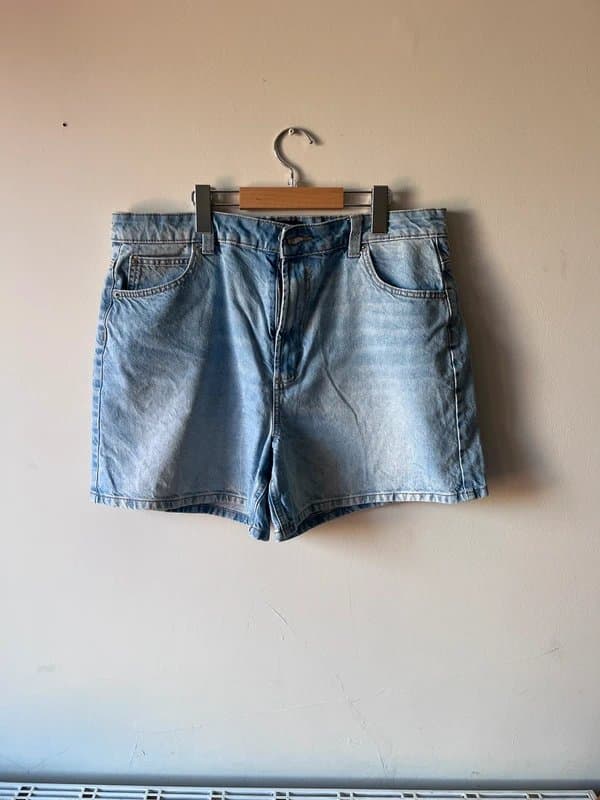 ASOS Design ASOS denim shorts- 16