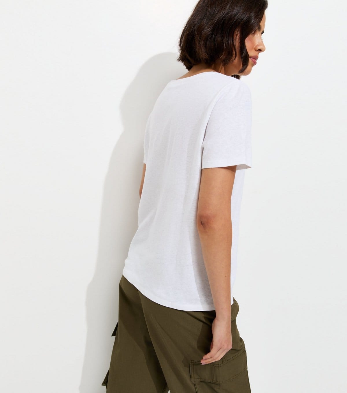 New Look Women's Premium White Linen Rich V Neck T-Shirt New Look - 4