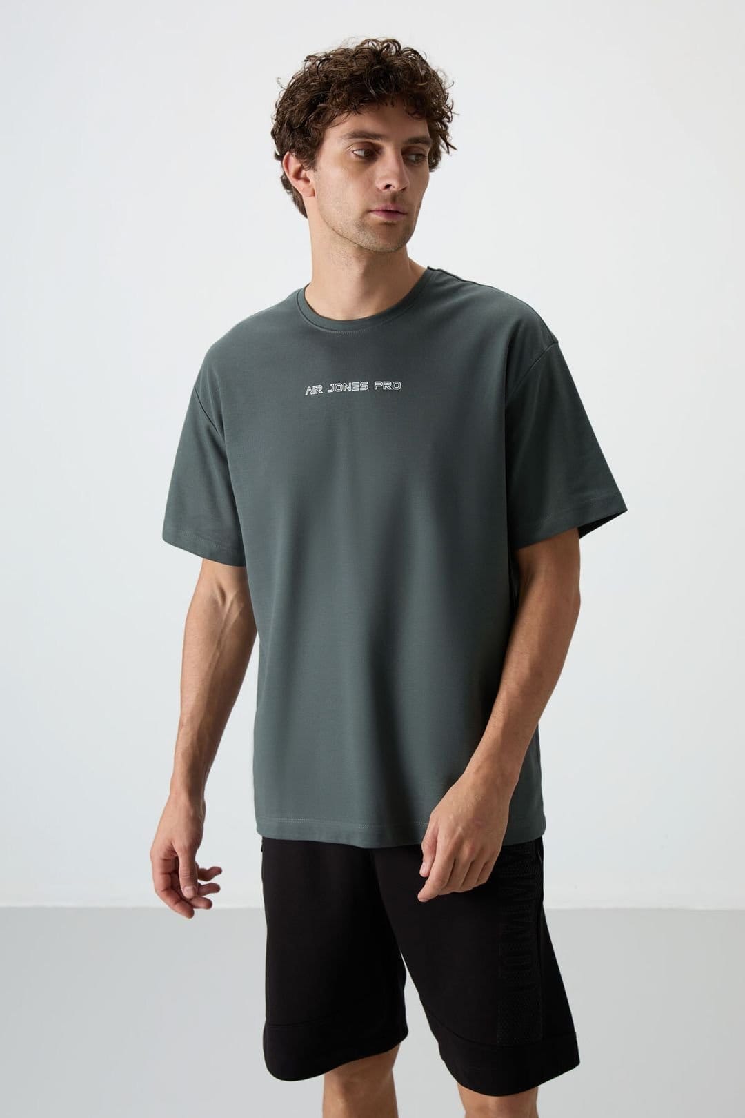 Tommy Life Men's Oversized Printed Crew Neck T-Shirt in Dark