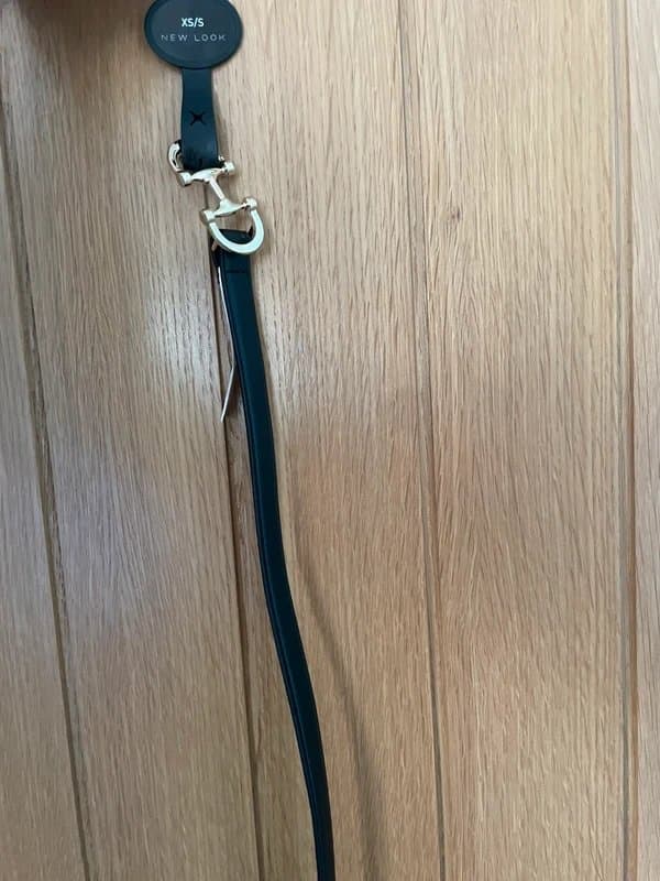 New Look New look slim faux leather  belt with buckle detail in shape of a snaffle bridle