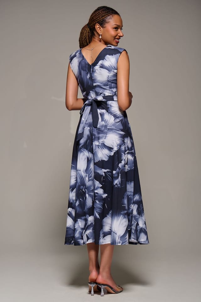 Jolie Moi Jolie Moi Women's V-Neck Fit & Flare Scuba Midaxi Dress in Dark Navy - 2