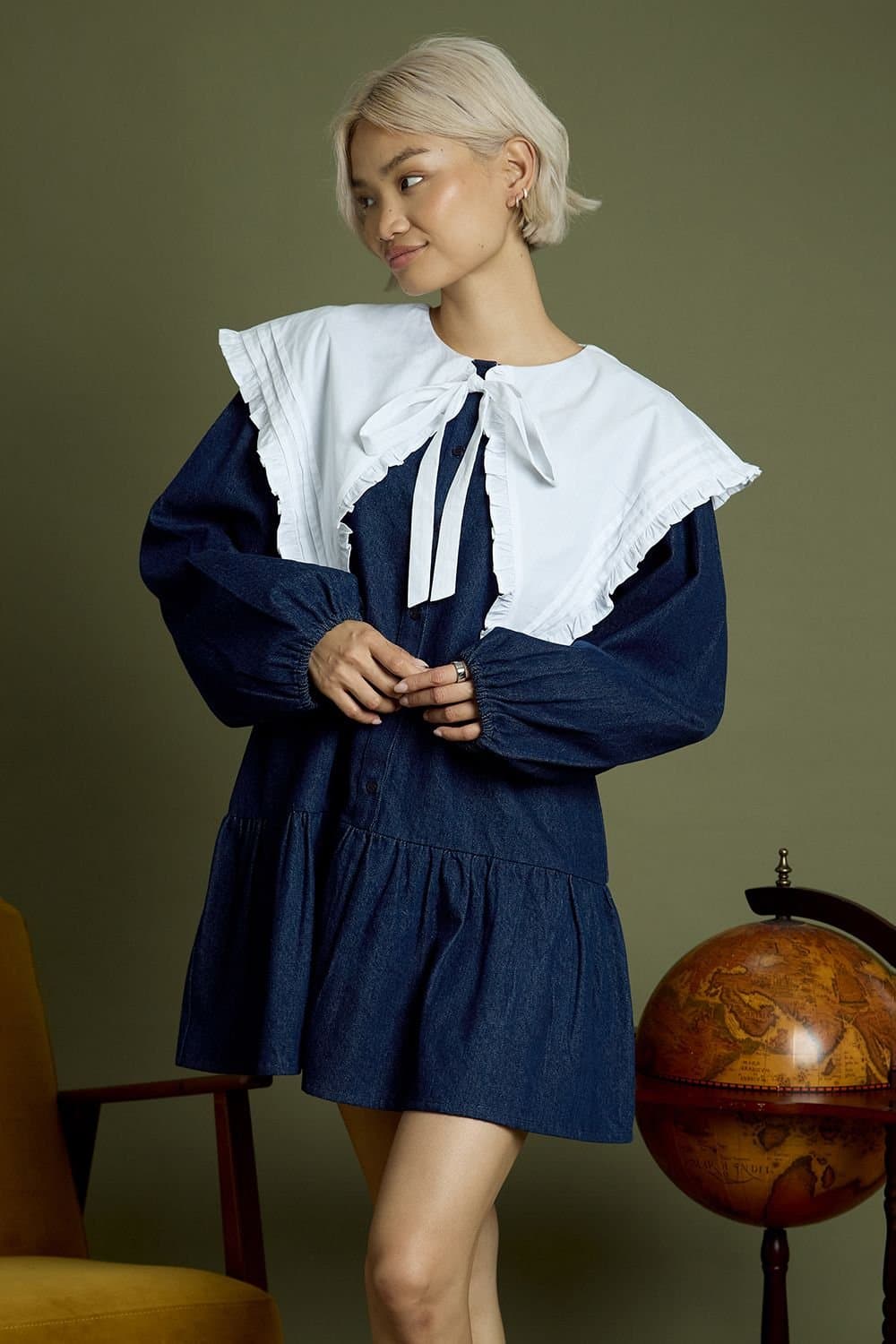 Neon Rose Neon Rose Women's Cotton Denim Oversized Collar Mini Smock Dress in Indigo