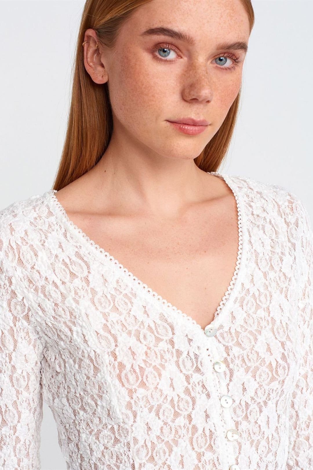 Dilvin Dilvin Women's Lace V-Neck Button Cardigan in White - 4