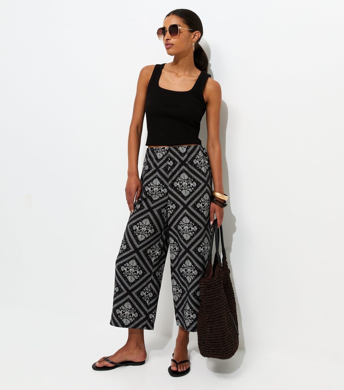 New Look Women's Black Tile Print Wide Leg Cropped Trousers New Look