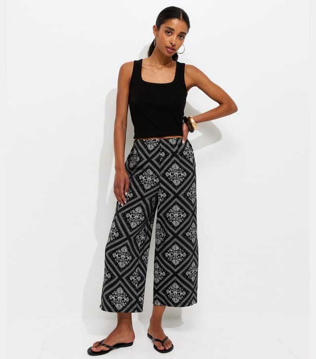 New Look Women's Black Tile Print Wide Leg Cropped Trousers New Look - 3