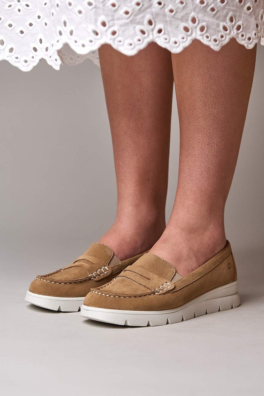 Moshulu Moshulu Light Tan Suede Moccasin Loafer Trainers