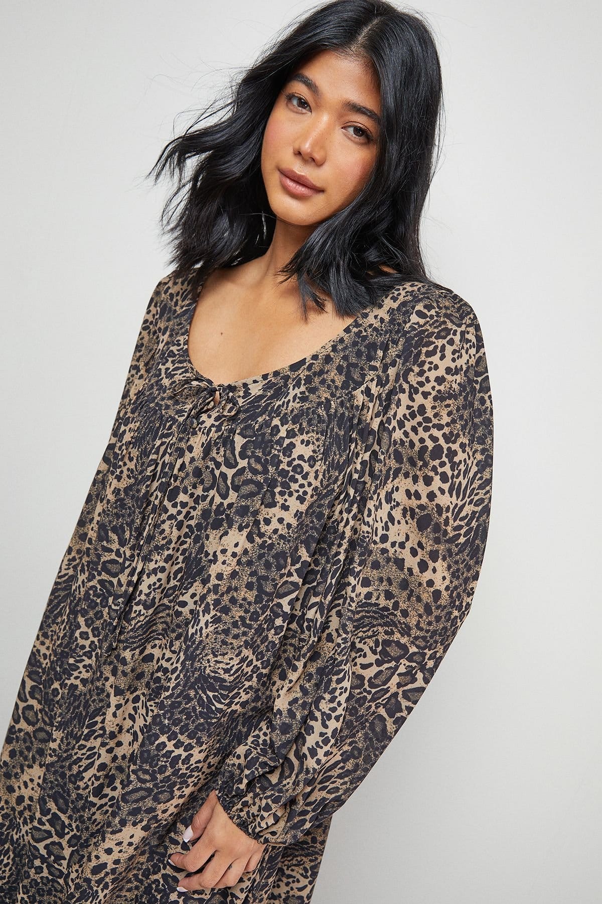Warehouse Warehouse Women's Chiffon Tie Front Volume Midi Smock Dress in Leopard - 4