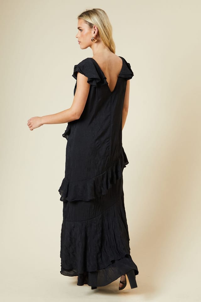 Dorothy Perkins Dorothy Perkins Women's Petite DP Luxe Textured Sleeveless Ruffle Midi Dress in Black - 3
