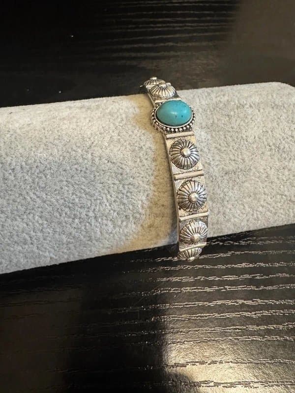 Vintage Dressing Vintage Y2K Southwestern Silver-Tone Turquoise Cuff Bracelet
