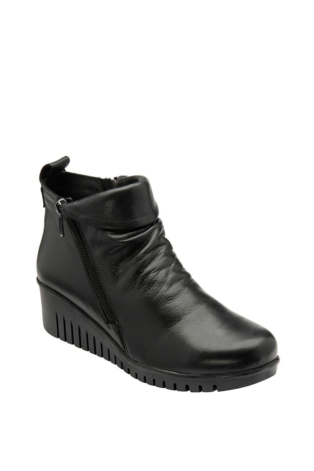 Lotus Lotus Women's 'Cordelia' Leather Wedge Ankle Boots in Black