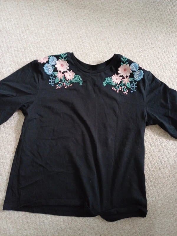 New Look Embroidery top size s