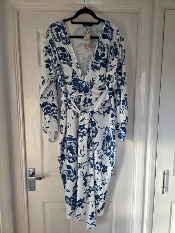 Boohoo Blue and White Floral Midi Dress