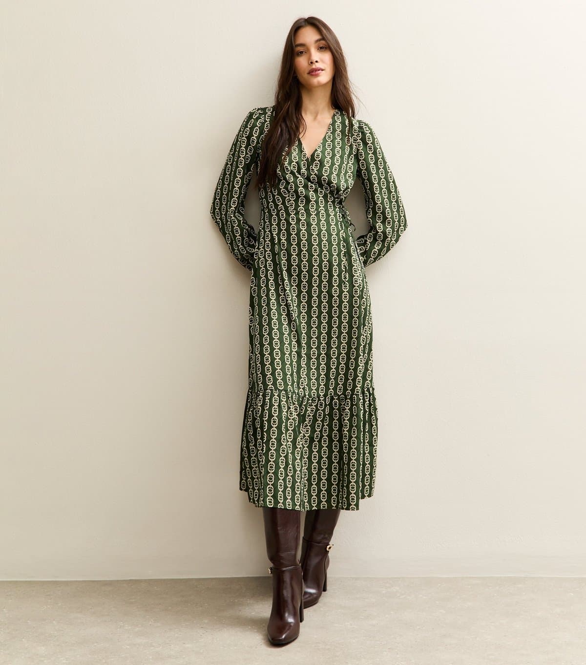 New Look Women's Green Pattern Print Tiered Hem Midi Dress New Look