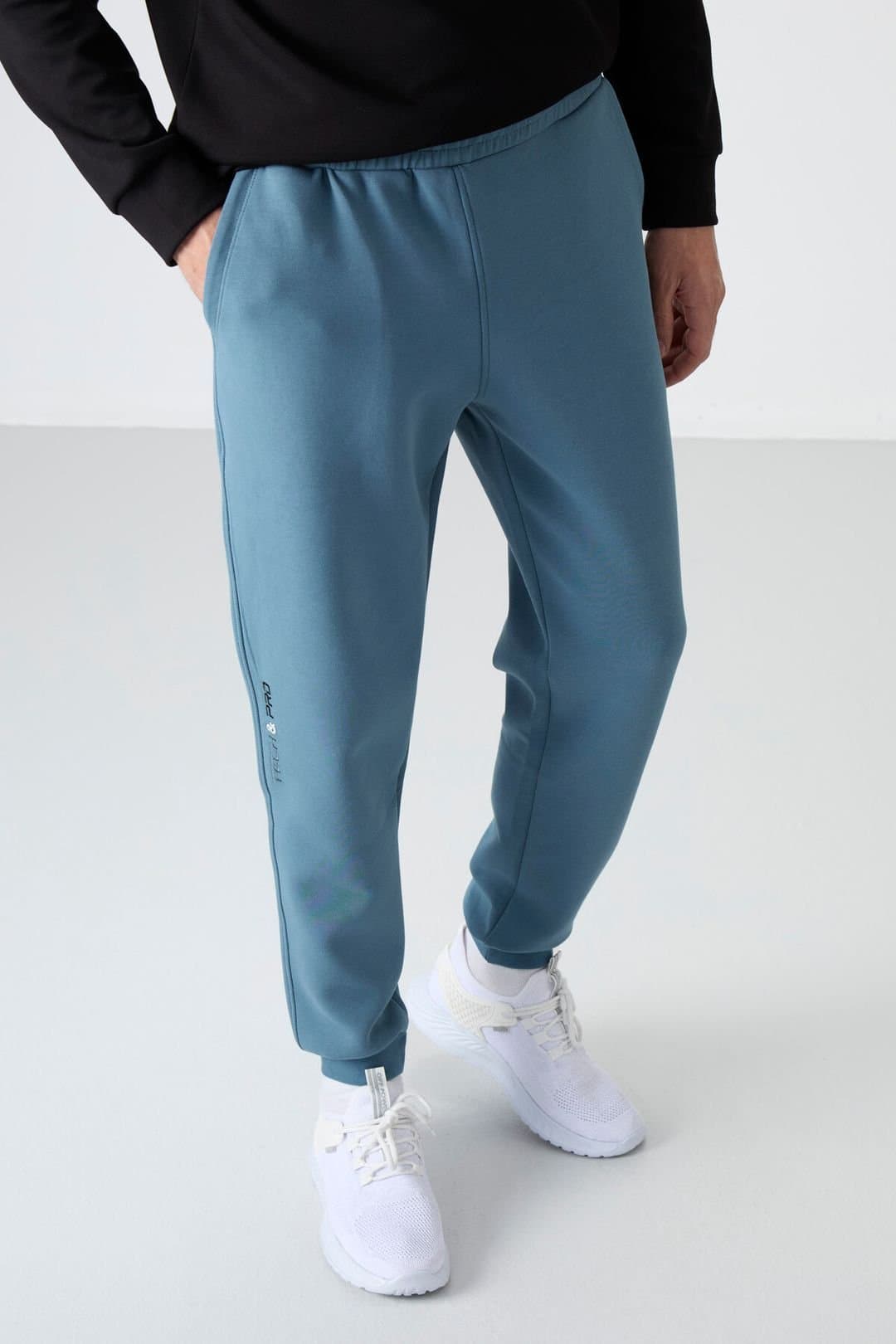 Tommy Life Tommy Life Men's Slim Jogger Sweatpants in Mid Blue