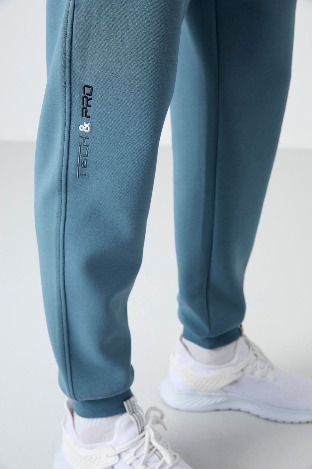 Tommy Life Tommy Life Men's Slim Jogger Sweatpants in Mid Blue - 4