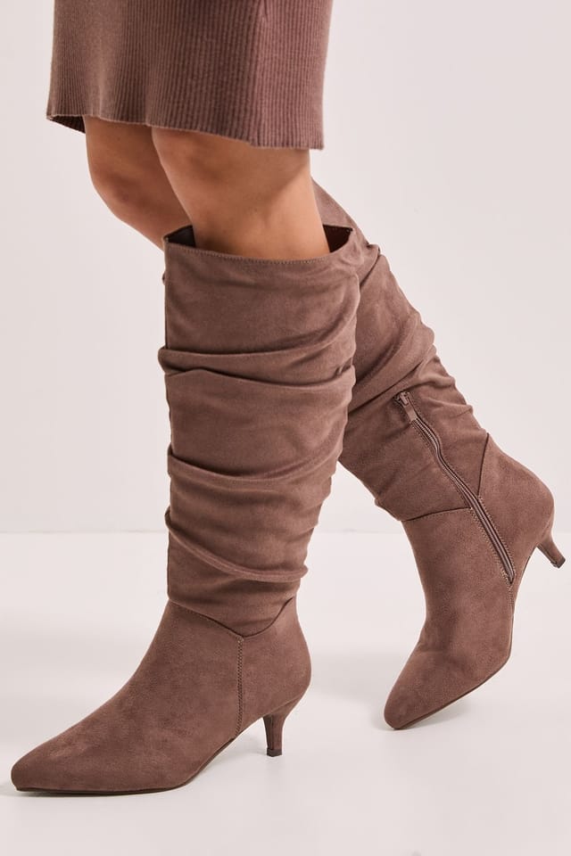 Dorothy Perkins Dorothy Perkins Women's Wide Fit Khloe Faux Suede Kitten Heel Knee High Ruched Boots in Taupe - 2