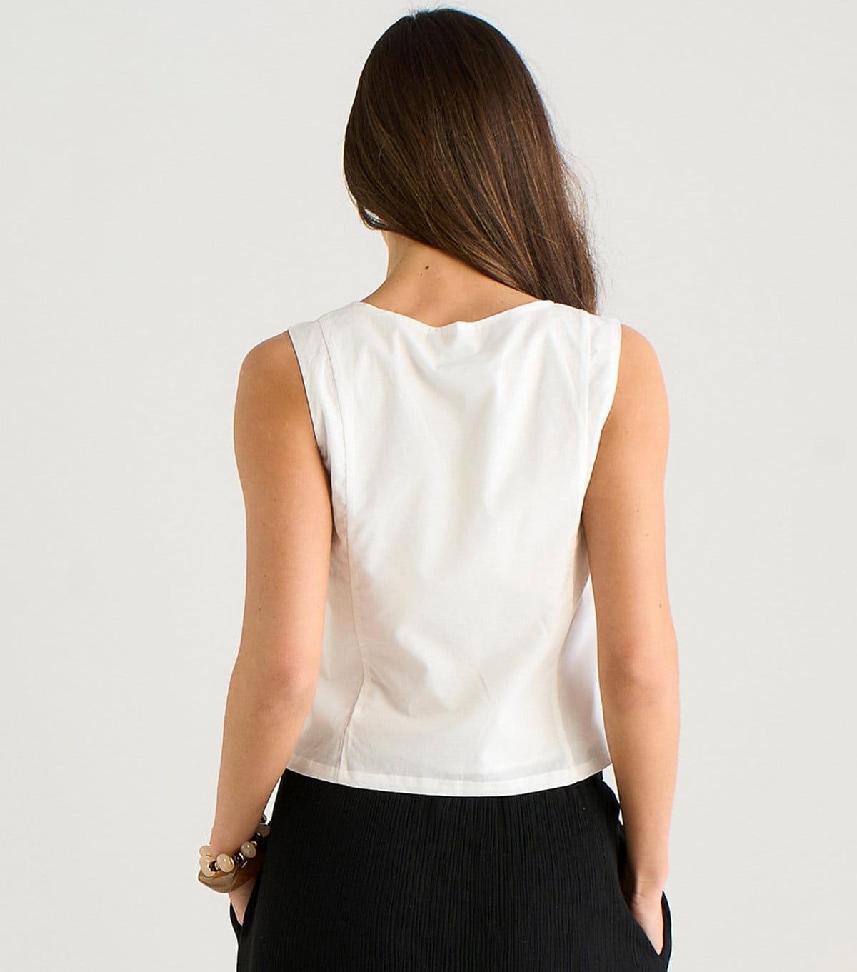 Gini London Women's White Cotton Broderie Anglaise Tie Front Waistcoat Gini London New Look - 4