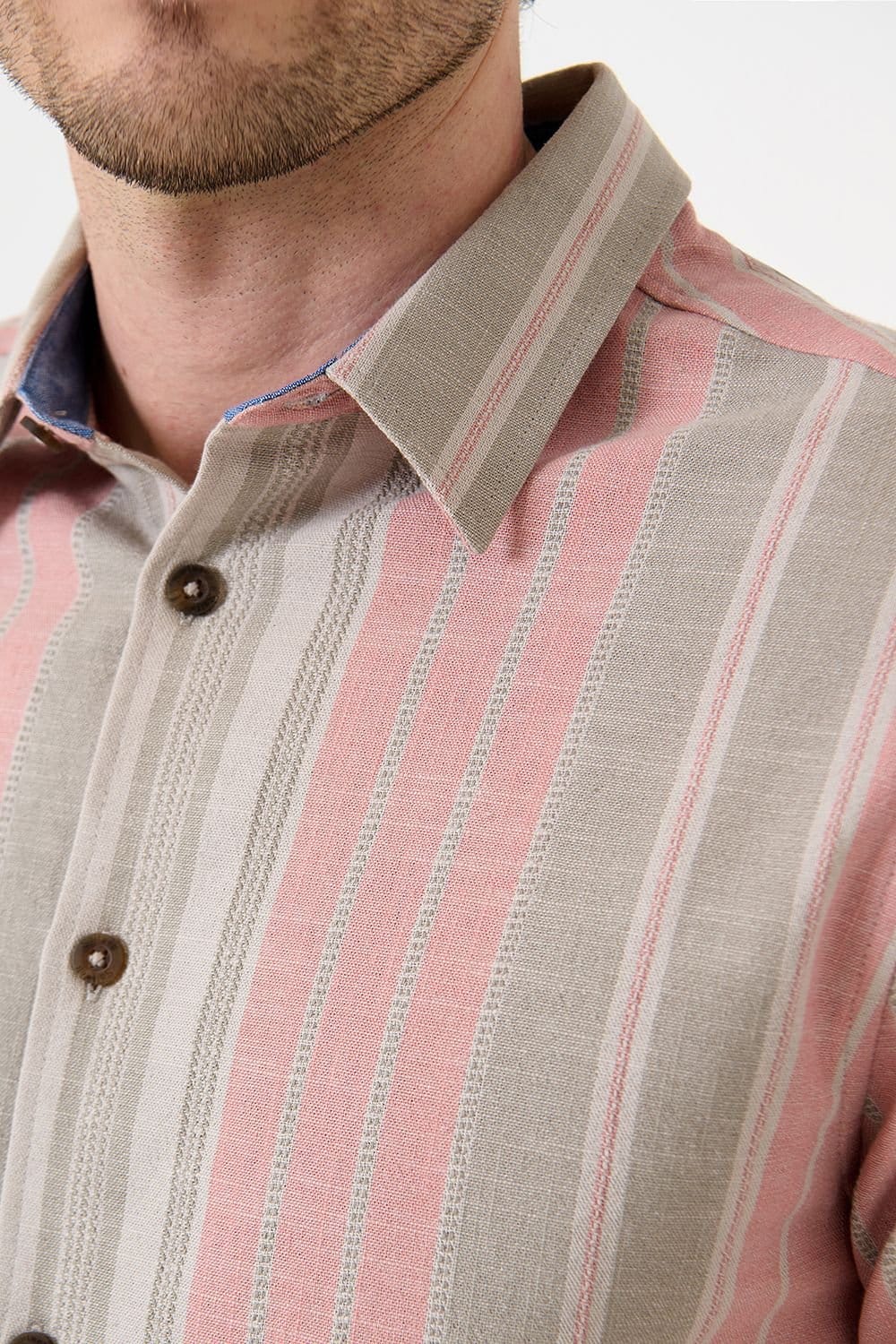 Saltwell Saltwell Men's Textured Stripe Cotton Short Sleeve Shirt in Coral - 4