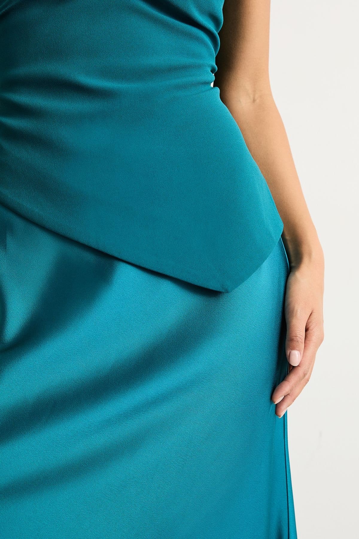 Warehouse Warehouse Women's Petite Strapless Structured Bodice Satin Midi Dress in Teal - 4