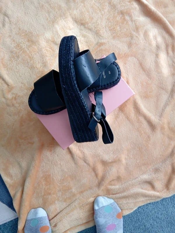 New Look New look wedge shoes size 6 wide feet.
