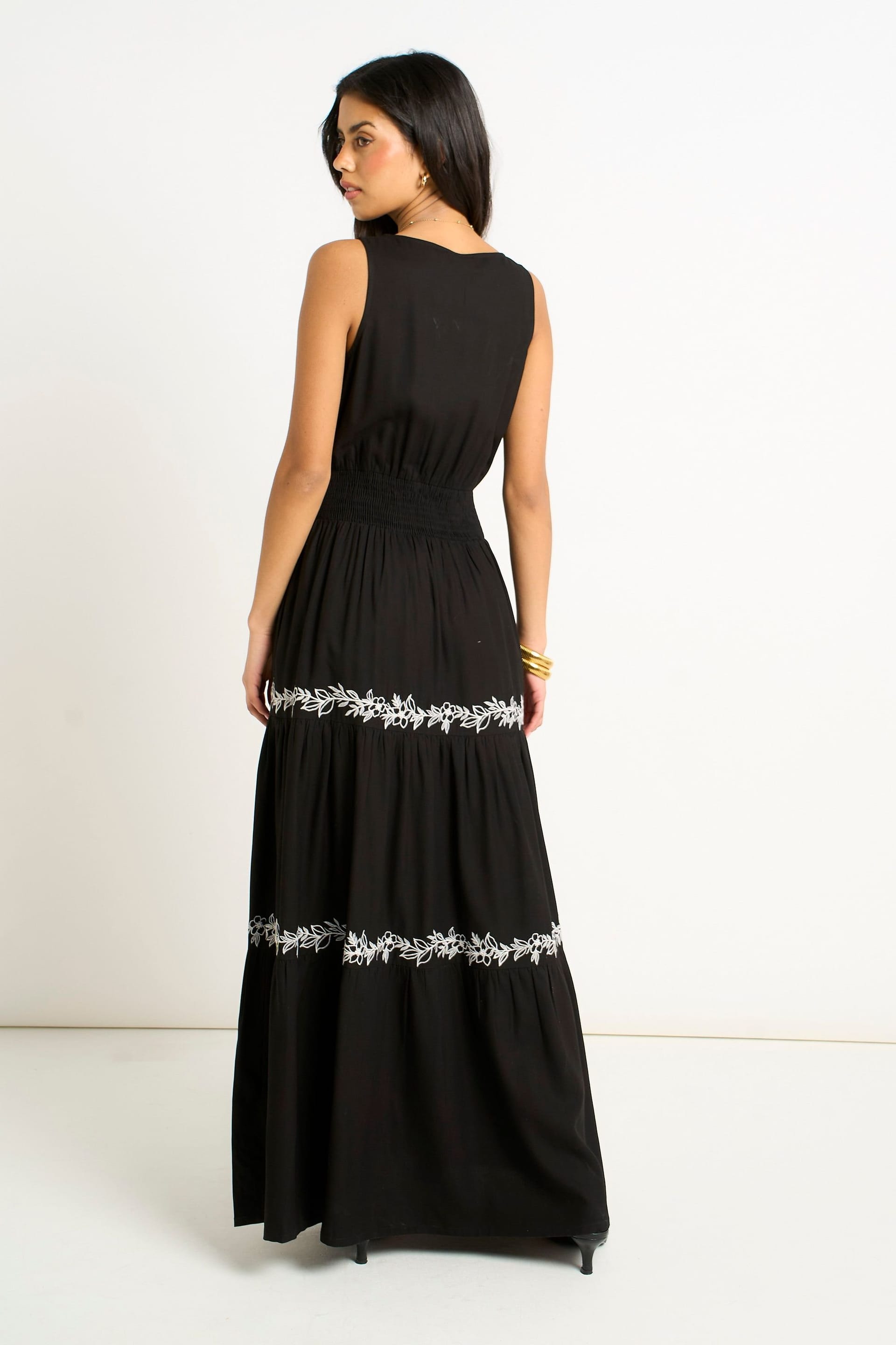 Gini London Gini London Women's Black Floral Embroidery Tiered Maxi Dress - 4