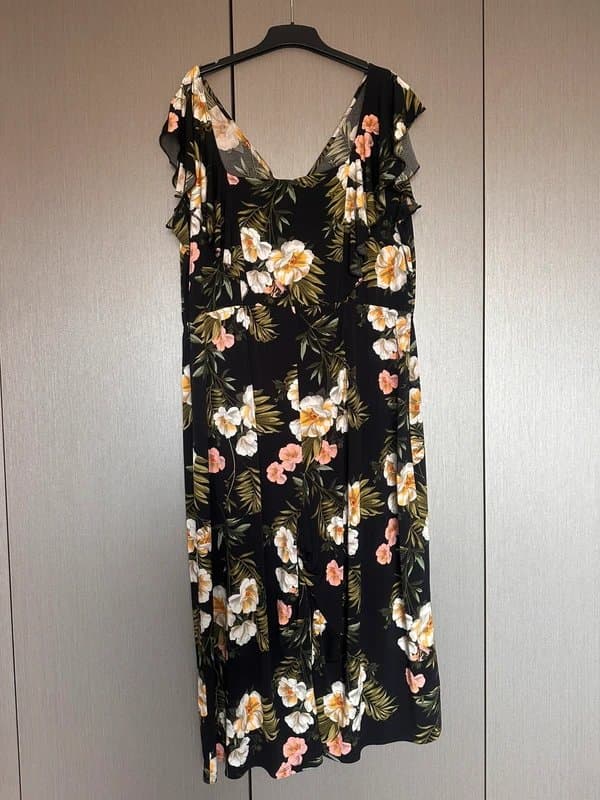 Capsule Capsule black floral print 3/4 length jumpsuit size 22